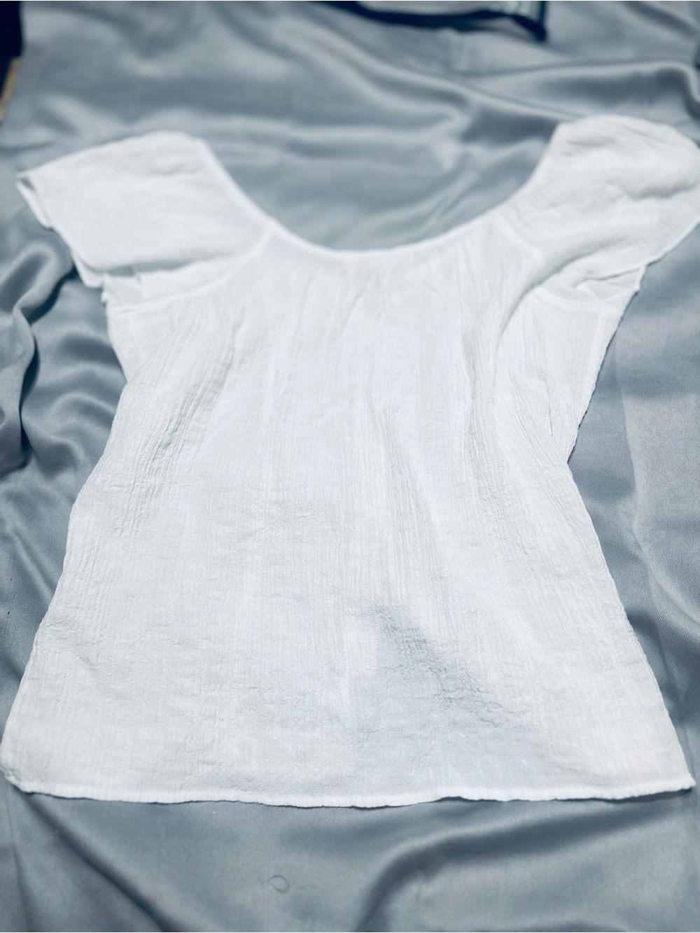 Lightweight White Button-Front Top by Rewind. Wear on or off the shoulders - Picture 7 of 7
